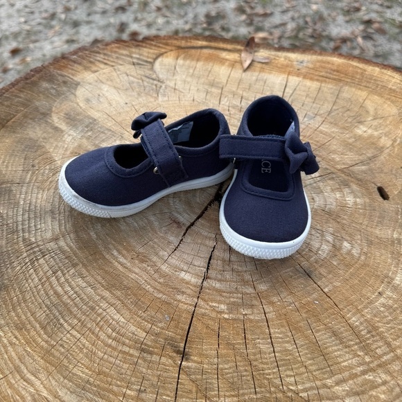 The Children’s Place Toddler Girl Navy Blue Bow Strap Canvas Sneakers Size 4 - Picture 4 of 8